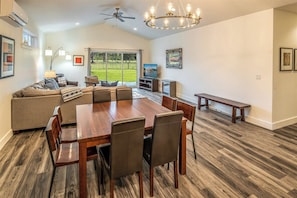 Interior - Fairway Retreat with Hot Tub on the Golf Course (Ponderay)