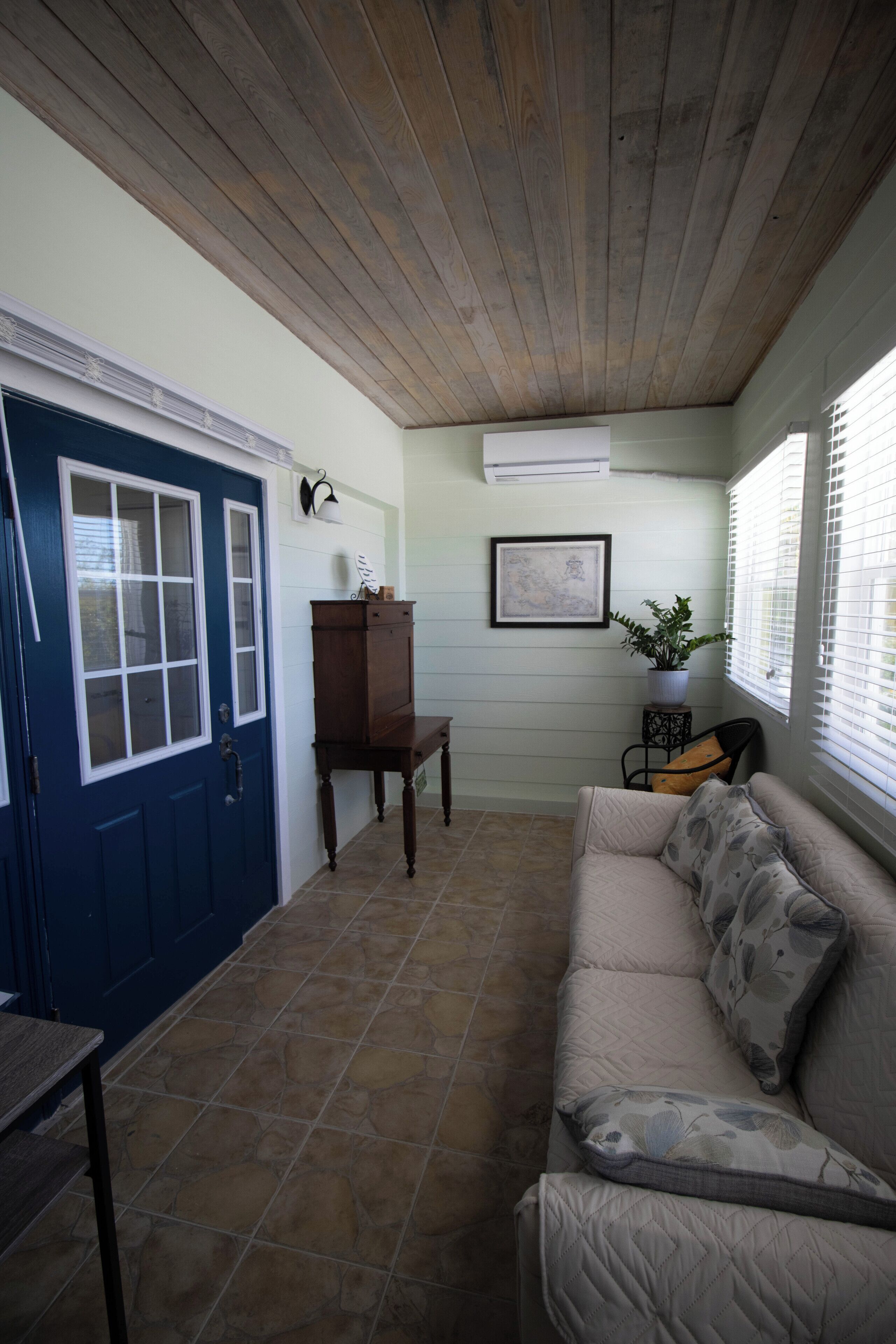 تلفزيون ذكي، كُتُب، شاشة كمبيوتر