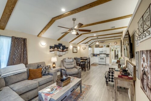 StockYards! Less than 4 minutes-Sleeps 8-Lee House, TCU close by