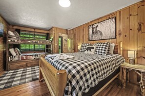 2 camere, una scrivania, ferro/asse da stiro, Wi-Fi gratuito