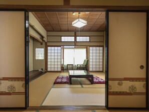 Kamar Tradisional, Bebas Asap Rokok | Wi-Fi gratis