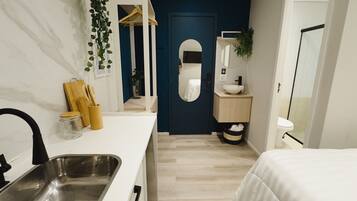 Standard Studio | Private kitchen | Mini-fridge, microwave