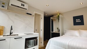Superior Studio | Desk, WiFi (free), bed sheets