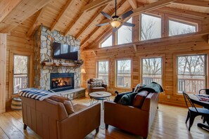 Télévision, cheminée