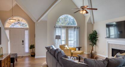 Large private 4 BR home near SAV airport with TV in every bedroom