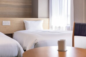 Desk, laptop workspace, blackout curtains, free WiFi - KOKO HOTEL Shizuoka (Shizuoka)