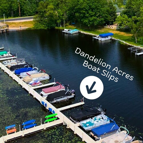 Lodge with access to Lake Noquebay, UTV/Snowmobile trail access