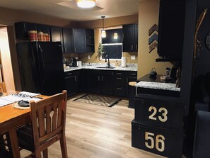 Private kitchen - Lodge with access to Lake Noquebay, UTV/Snowmobile trail access (Crivitz)