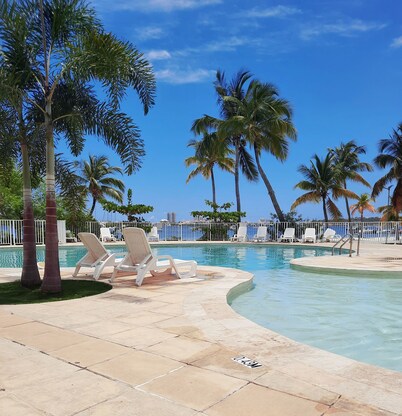 Spacious 2-bedroom apartment in residence with swimming pools