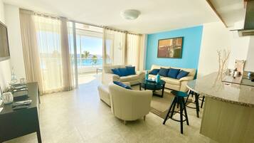 Departamento, 2 habitaciones, con acceso para personas discapacitadas, balcón | Área de sala de estar