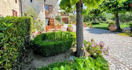 Serene Tuscan Retreat With Breathtaking Views