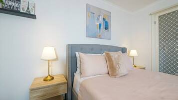 1 bedroom, iron/ironing board, WiFi, bed sheets