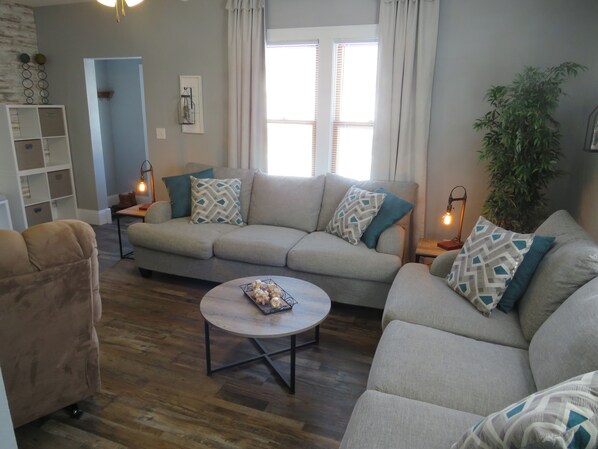 Smart TV - The Mulberry House near the south shore of Big Stone Lake (Ortonville)