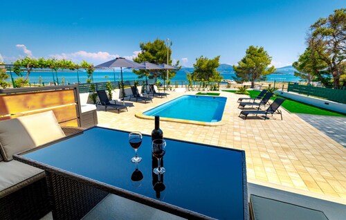Nice home in Drace with sauna