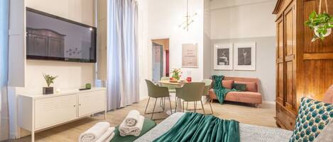 1 bedroom, in-room safe, iron/ironing board, WiFi