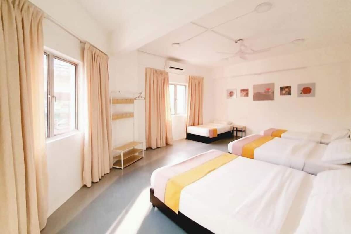2 Schlafzimmer, Daunenbettdecken, Bügeleisen/Bügelbrett