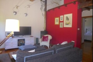 TV, fireplace - Casa Nel - country house with garden in Noriega (Ribadedeva) | 4–5 guests (Noriega)