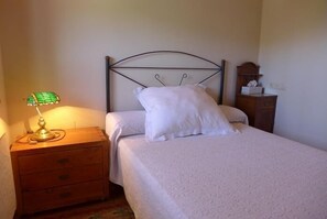 3 bedrooms, iron/ironing board - Casa Nel - country house with garden in Noriega (Ribadedeva) | 4–5 guests (Noriega)