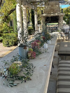 Outdoor dining