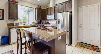 Wine country home base with dog-friendly fenced yard & alfresco patio