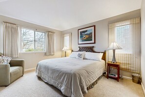 3 soverom, skrivebord, strykejern/-brett og wi-fi