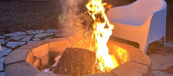 Relaxing Mt. Chalet awaits your adventures W/4 bdrms, BBQ, deck, views & more!