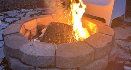 Relaxing Mt. Chalet awaits your adventures W/4 bdrms, BBQ, deck, views & more!