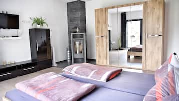 2 bedrooms, free WiFi, bed sheets