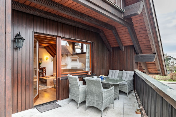 Outdoor dining - Apartment 'Cheng' with Private Terrace, Balcony and Wi-Fi (Baden-Baden)