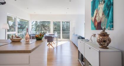 Ferienwohnung 'Parkside' mit Bergblick, Balkon und WLAN