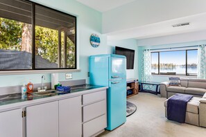 Fridge, microwave, oven, stovetop - Peaceful lakefront home with firepit, hot tub, pool table, dock, balcony, & deck (Lake Tapps)