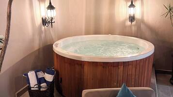 House, 4 Bedrooms, Smoking, Patio | Bathroom amenities
