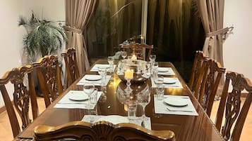 House, 4 Bedrooms, Smoking, Patio | Dining