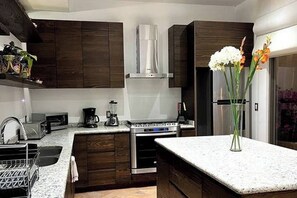 Hus - 4 soveværelser - ryger - terrasse | Interiør