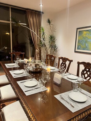 Ferienhaus, 4 Schlafzimmer, Raucher, Terrasse | Speisen