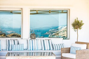 Villa, 6 soverom, røyk, balkong | Innvendig