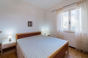 1 bedroom, WiFi, bed sheets