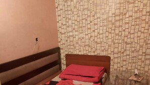 Basic Single Room | Soundproofing, iron/ironing board (on request), WiFi (free) - Cocktail Hotel (Yerevan)