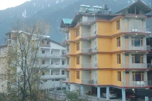 Front of property - Goroomgo Uday Homestay Himachal Pradesh (Baijnath)