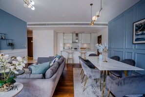 Living area - Awe-inspiring 2BR in City Walk (Dubai)