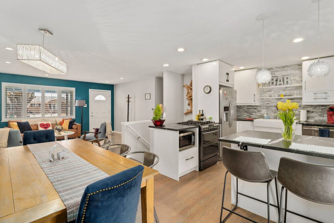 Fridge, microwave, dishwasher, coffee/tea maker