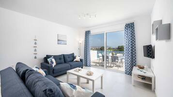 Villa, 4 chambres, piscine privée, vue jardin | Coin séjour