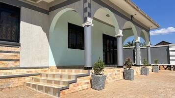 House, 3 Bedrooms, Smoking | Exterior