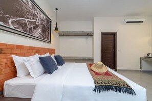 4 habitaciones, escritorio, wifi gratis y ropa de cama