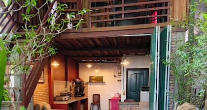 Green Home - Four Bedrooms House near Angkor