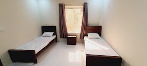 Luxury Apartment | 10 bedrooms, iron/ironing board, free WiFi - UPTOWN86 GIRLS HOSTEL (Lahore)