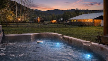 House, 2 Bedrooms | Pool