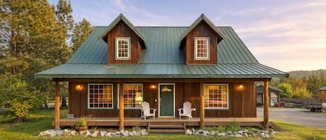 House, 2 Bedrooms | Exterior