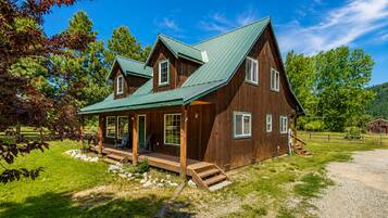 House, 2 Bedrooms | Exterior