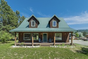 House, 2 Bedrooms | Exterior - Farmhouse In Plain 2 Bedroom Home by NW Comfy Cabins by RedAwning (Leavenworth)